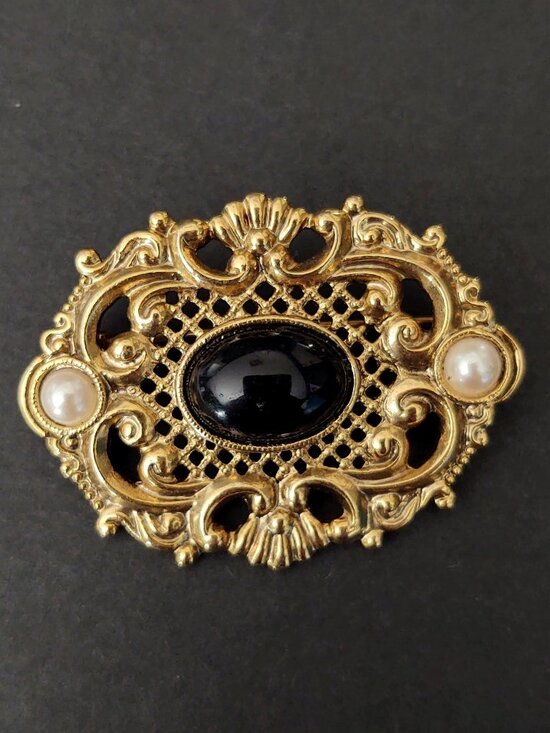 Vintage Jewelry - Vintage gold, black and faux pearl brooch